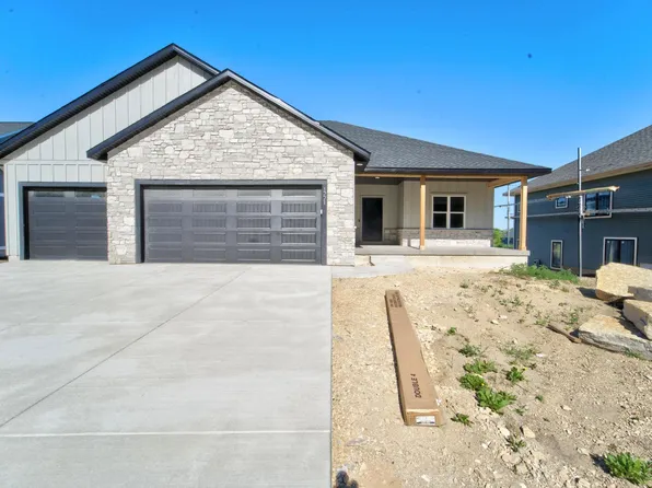 1771 Woodford Rd, Cross Plains, WI 53528