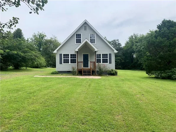 153 Fieldale Dr, Eden, NC 27048