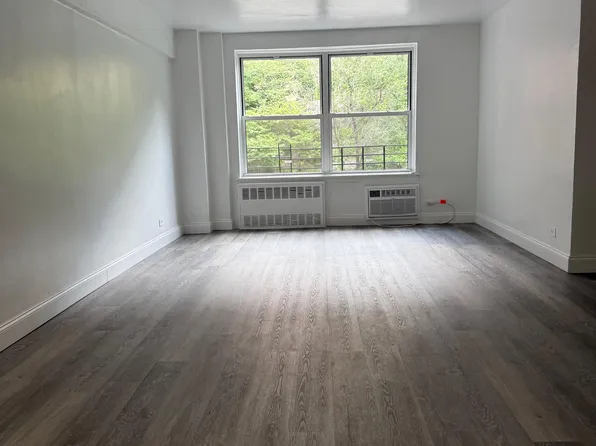 2661 Marion Ave, Bronx, NY 10458