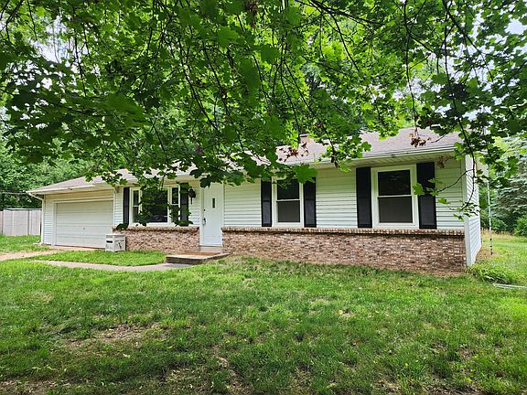 2nd image of 4425 Squires Dr