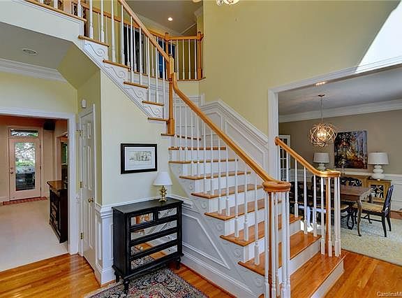 4th image of 912 Iberville St