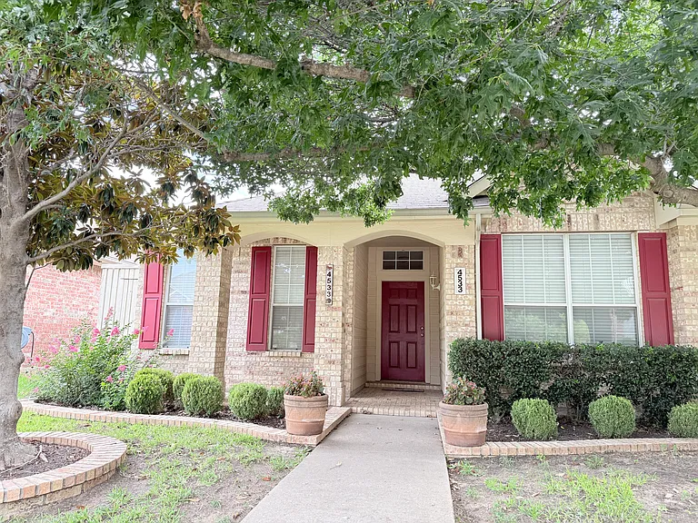 4533 Crooked Ridge Dr — Photo 3