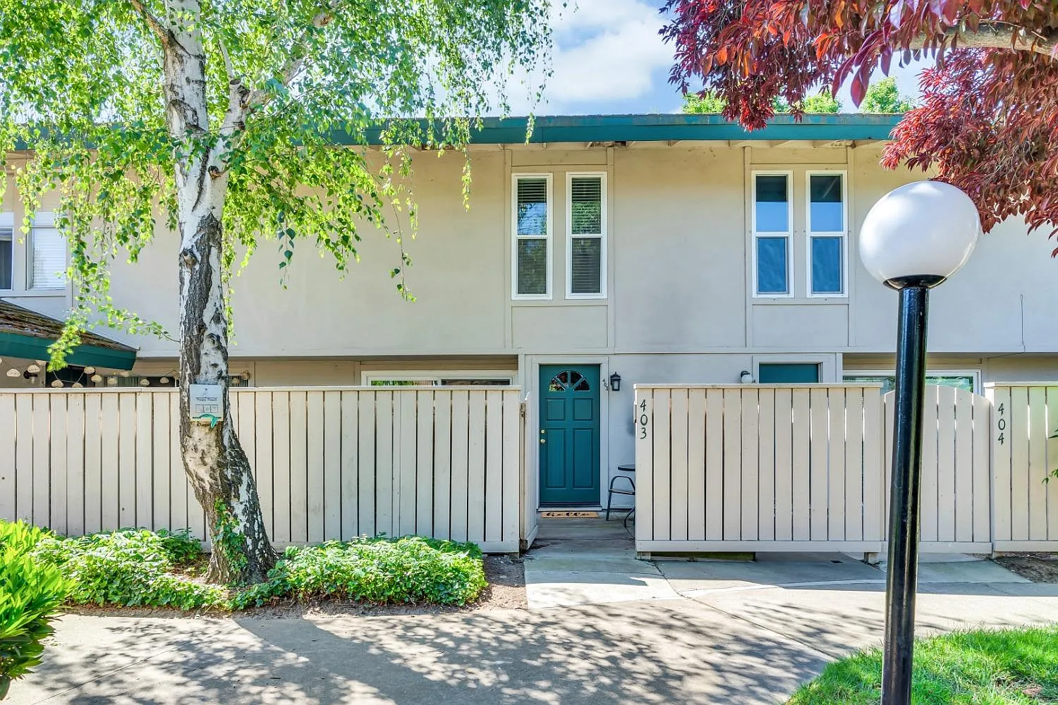 403 Roundtree Ct photo 1