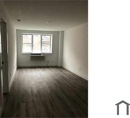 3rd image of 903 Eagle Ave #1A