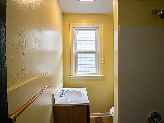 5th image of 102-104 Shelter St