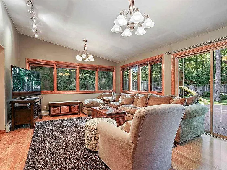 2560 Dunbar Ln — Photo 12