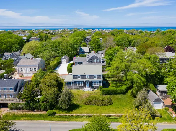 35 W Chester St, Nantucket, MA 02554