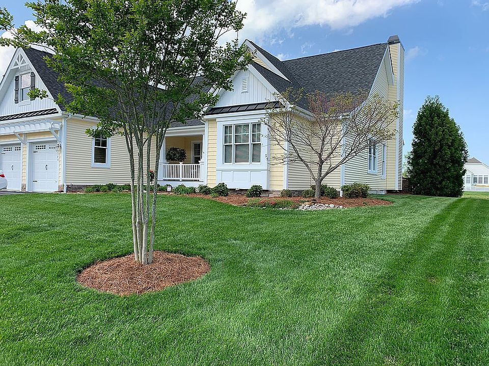1st image of 32748 Harburg Dr