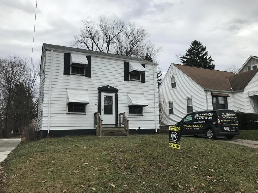 5239 Homewood Ave photo 1