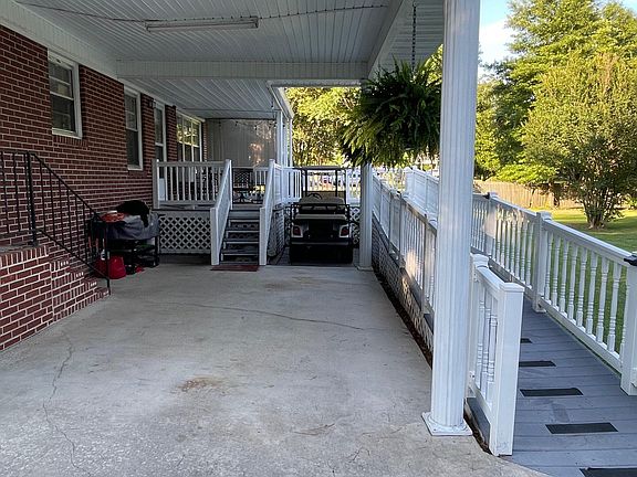 4th image of 3661 Faust St