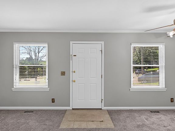 3rd image of 808 Apple Dr