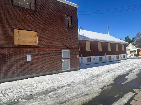 900 Denmark St, Louisville, KY 40215