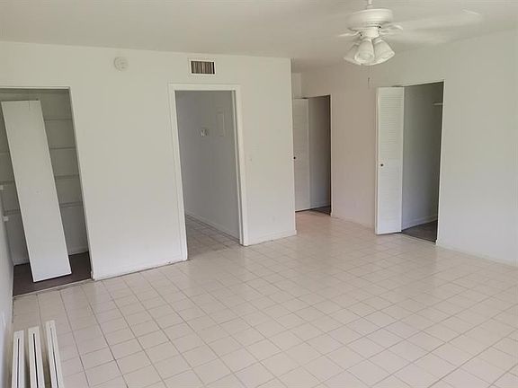 4th image of 14636 Canalview Dr APT C