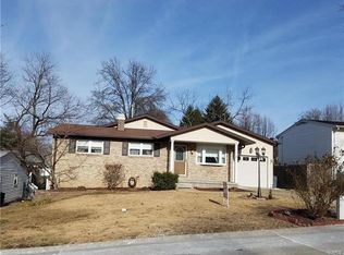 9809 Guehring Dr, Saint Louis, MO 63123