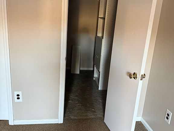 Master Bedroom Walk in closet