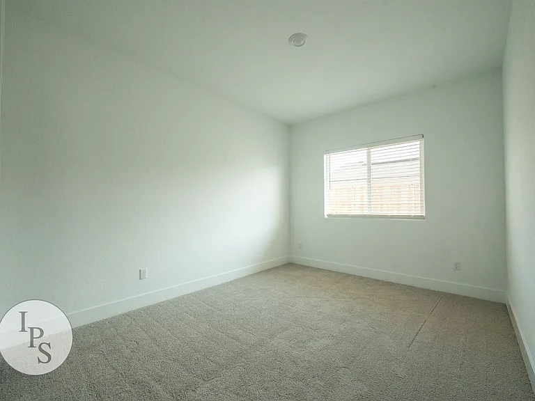 2139 N Osmun Ave — Photo 15
