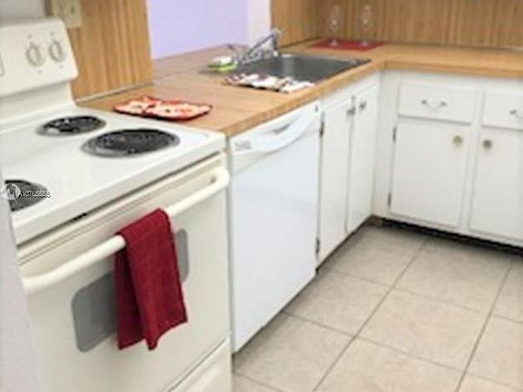 4th image of 16751 NE 9th Ave APT 102