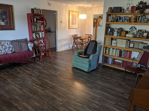 3rd image of 2641 Greenlawn Dr