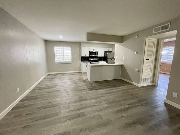 2nd image of 305 W 39th 1/2 St #1-205