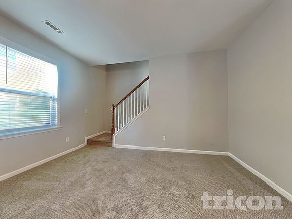 3rd image of 8953 Crestview Cir