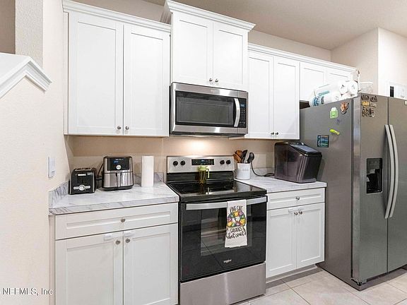 4th image of 48 Red House Cir