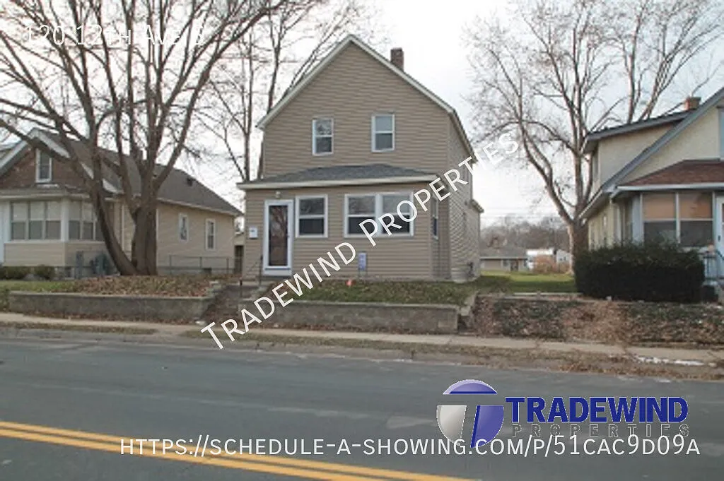 Gorgeous 4 Bed, 1.5 Bath Home — Photo 1