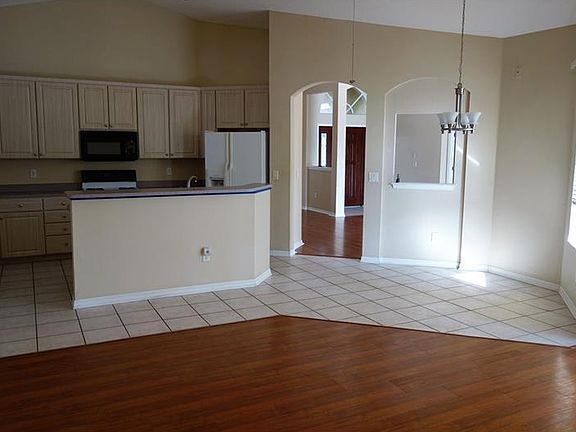 4th image of 9622 Birnamwood St