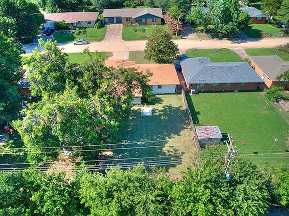 4th image of 1304 Barbour St
