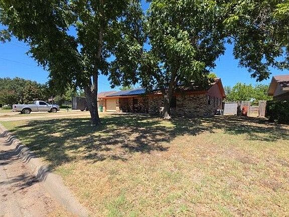 2nd image of 1419 Inglewood Dr