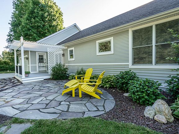 4th image of 72805 Faye Ct