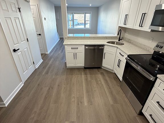 2nd image of 32 Manville St Unit 3