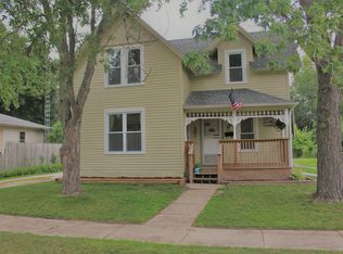 440 Linwood Ave, Oconomowoc, WI 53066