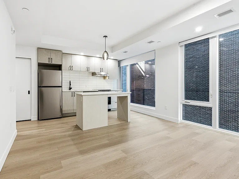 200 Elgin St — Photo 80