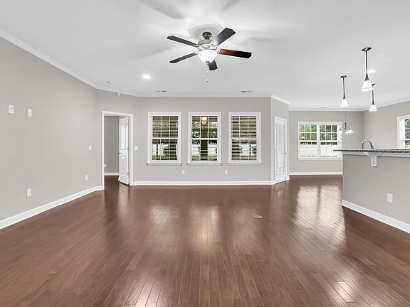 4th image of 104 Kettering Way