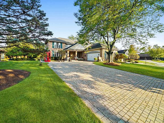 3rd image of 9723 S Hickory Crest Ct