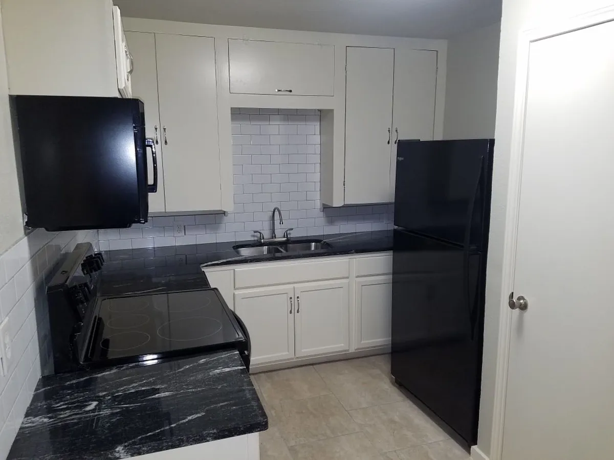 Building Photo - 2909 Avenue A #2909