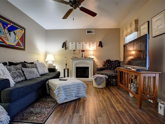 5th image of 2307 Oakview Dr