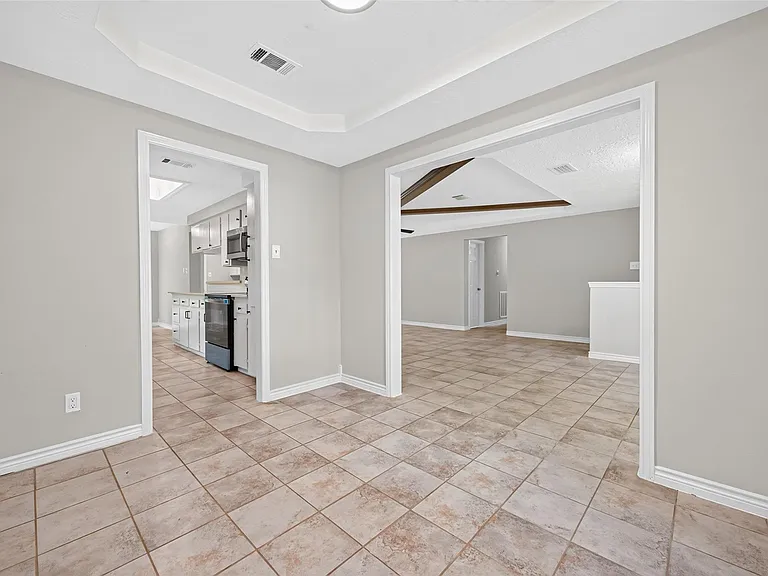 18747 Woodridge Dr — Photo 20