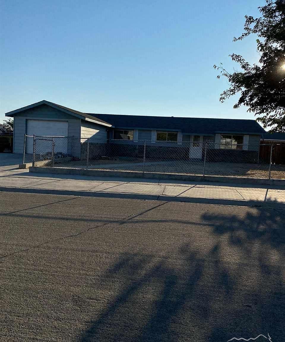 240 Birch St Hawthorne Nv 89415 Mls 200014008 Zillow