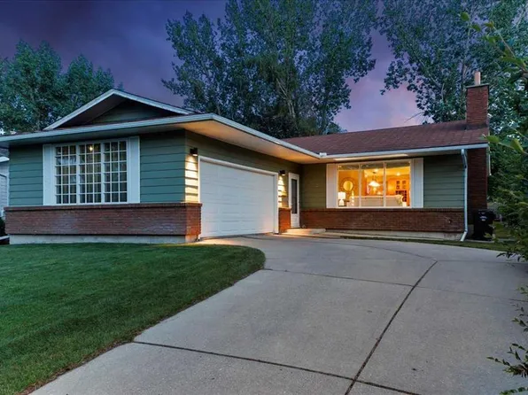 124 N Oakmoor Pl SW, Calgary, AB T2V 4A3