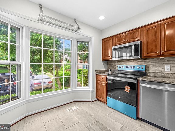 4th image of 10260 Eagle Nest Ct