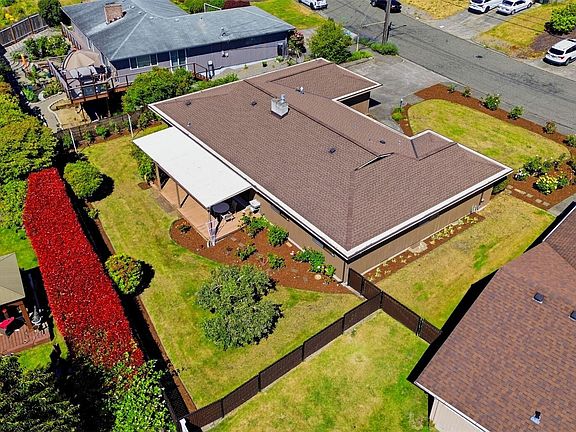 2nd image of 1874 Lenore Drive
