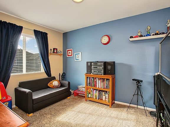 4th image of 2499 NE Julep St