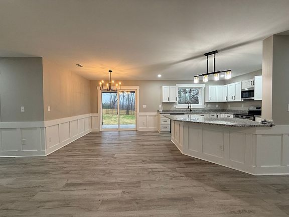 3rd image of 20 Ridgecrest Ave