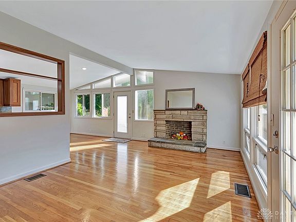 5th image of 317 W Chestnut St