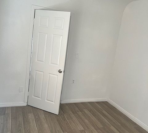 3rd image of 1139 Hyatt Ave