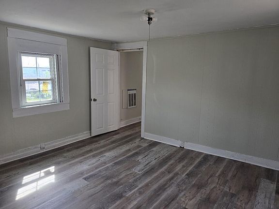 2nd image of 2434 Dodds Ave