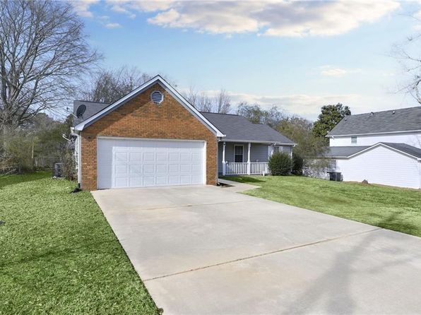 6057 Dorchester Dr, Rex, GA 30273
