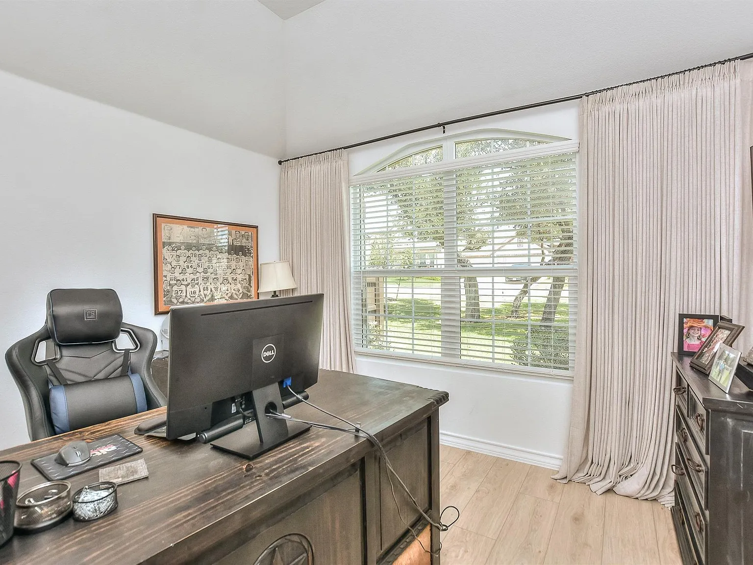 3 bed, 2.0 bath, 2017 sqft, $2,450 — Photo 3