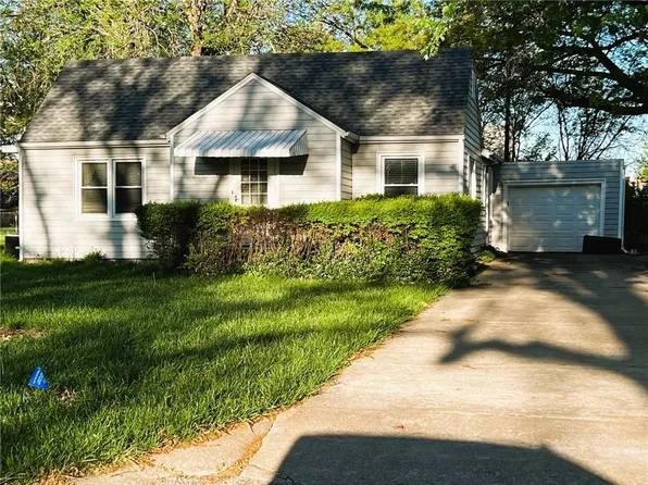 1420 S Hickory St, Ottawa, KS 66067